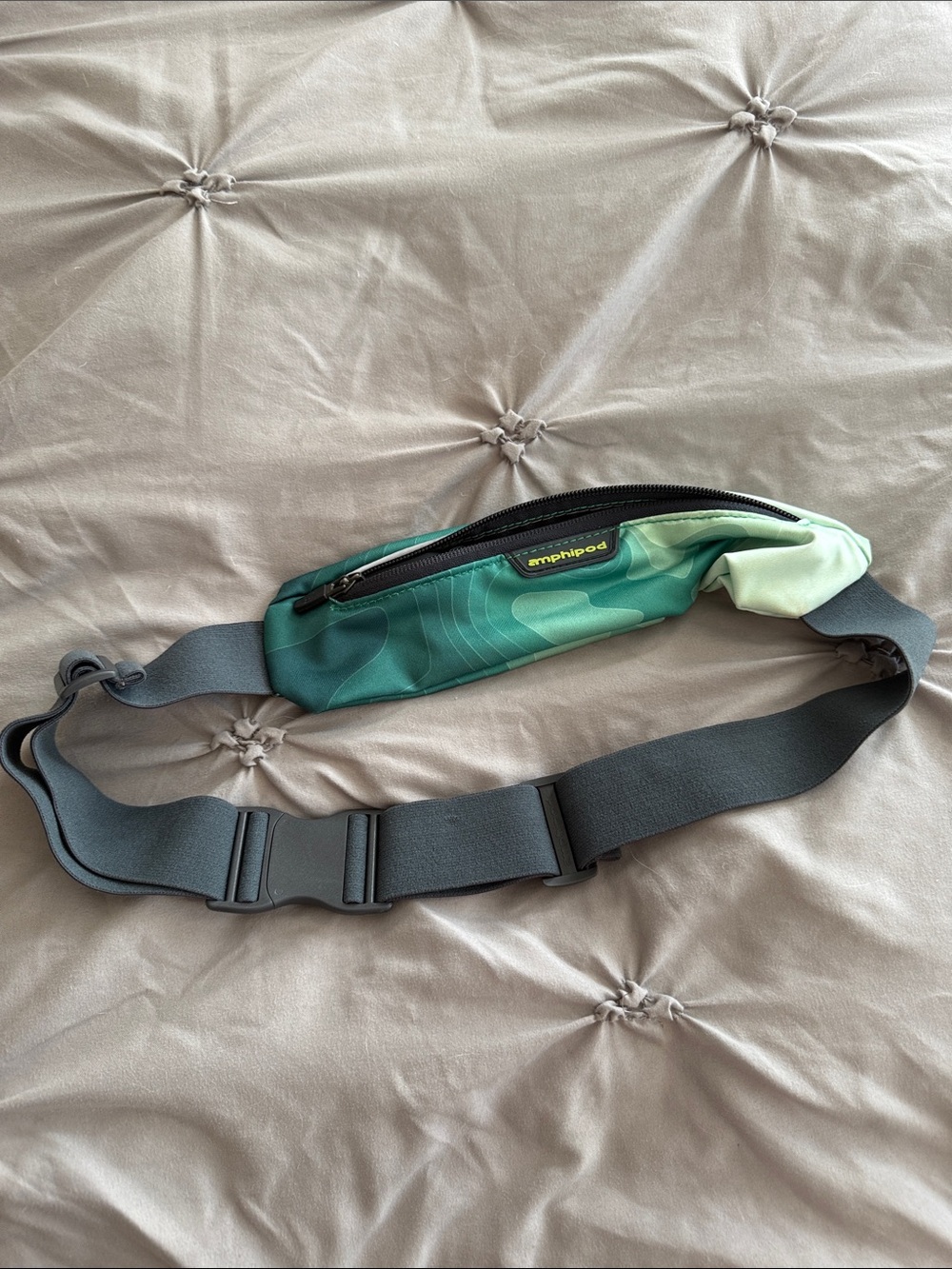 Amphipod Green Running Waist Pack with Adjustable Strap